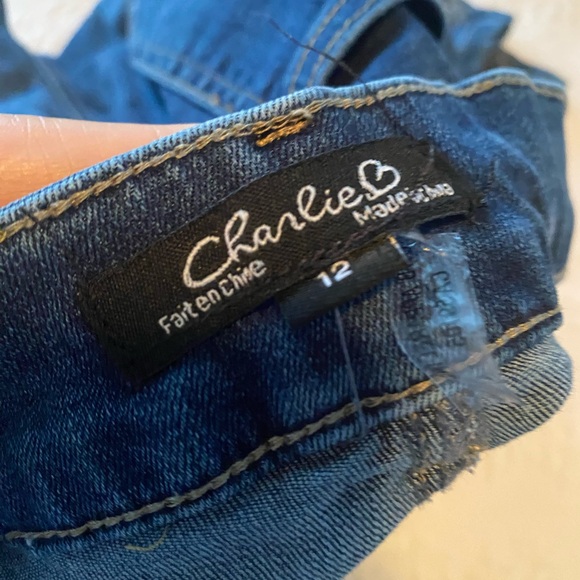 CHARLIE B Blue Jeans with Floral Embroidery - Picture 4 of 12